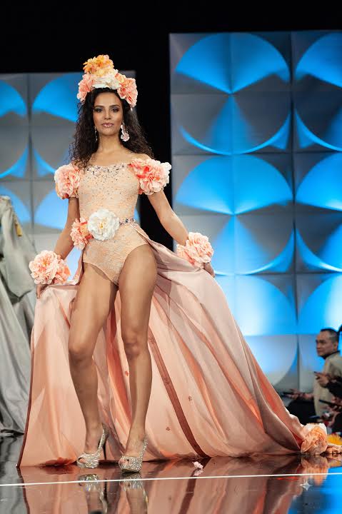 Fashion model,Fashion show,Fashion,Clothing,Beauty,Runway,Model,Dress,Haute couture,Event