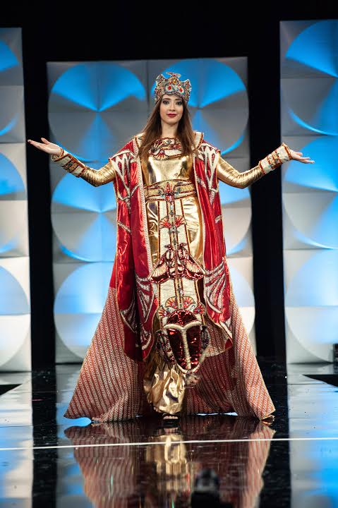 Fashion,Fashion model,Performance,Fashion show,Fashion design,Beauty,Stage,Formal wear,Performing arts,Event