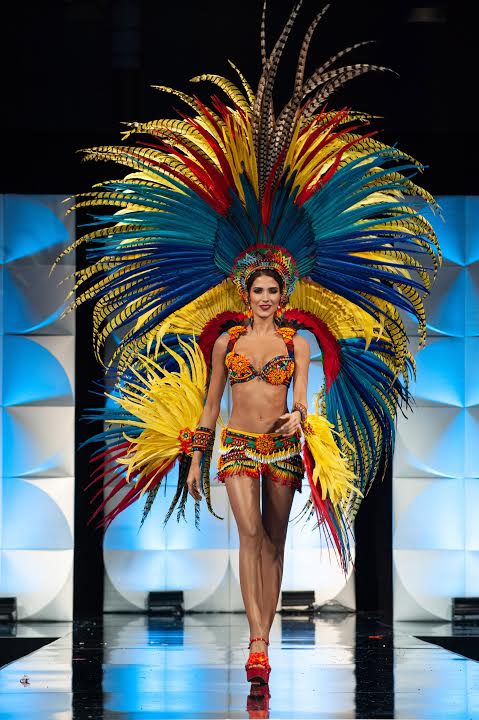 Fashion show,Fashion,Runway,Public event,Event,Carnival,Samba